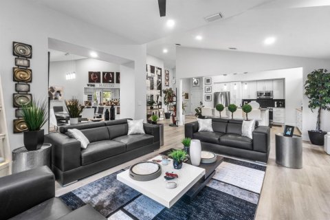 Купить виллу или дом в Палм-Бич-Гарденс, Флорида 8 комнат, 229.56м2, № 2411745 - фото 8