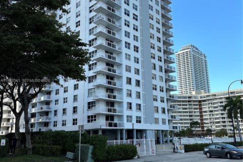Condo à Hallandale Beach, Floride, 1 chambre  № 2004440