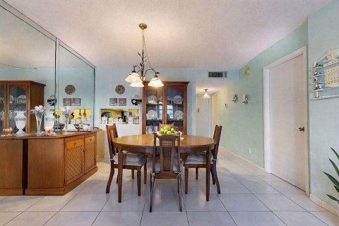 Condominio en venta en Hallandale Beach, Florida, 1 dormitorio, 80.82 m2 № 2004440 - foto 10