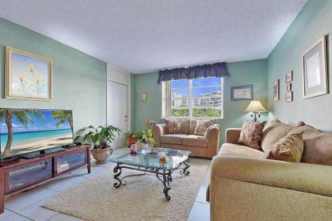 Condominio en venta en Hallandale Beach, Florida, 1 dormitorio, 80.82 m2 № 2004440 - foto 20