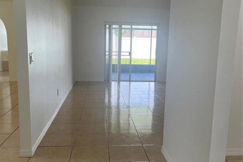 Casa en venta en Kissimmee, Florida, 4 dormitorios, 175.49 m2 № 1895056 - foto 2