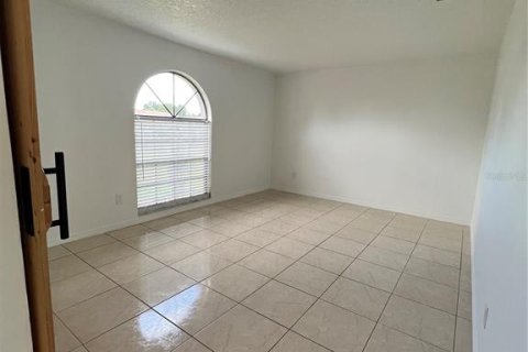 Casa en venta en Kissimmee, Florida, 4 dormitorios, 175.49 m2 № 1895056 - foto 4