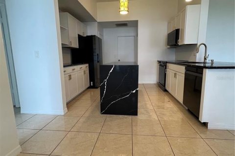 Casa en venta en Kissimmee, Florida, 4 dormitorios, 175.49 m2 № 1895056 - foto 9