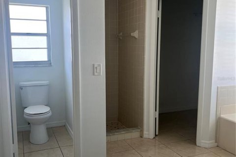 Casa en venta en Kissimmee, Florida, 4 dormitorios, 175.49 m2 № 1895056 - foto 16