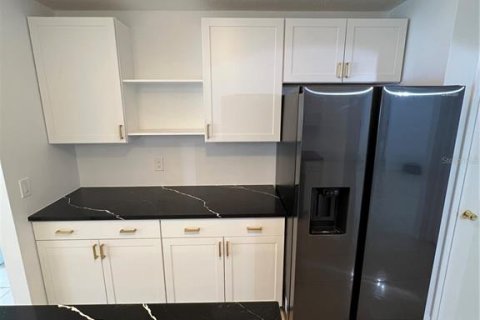 Casa en venta en Kissimmee, Florida, 4 dormitorios, 175.49 m2 № 1895056 - foto 10