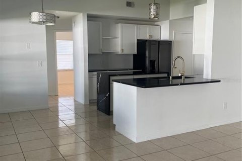 Casa en venta en Kissimmee, Florida, 4 dormitorios, 175.49 m2 № 1895056 - foto 7