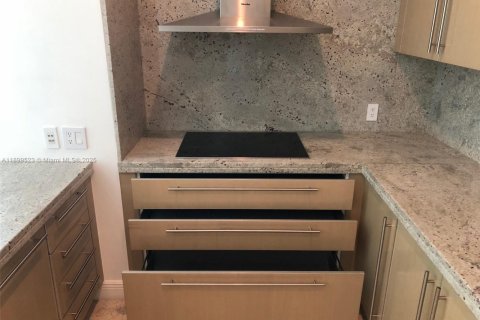 Купить кондоминиум в Майами, Флорида 2 спальни, 123.19м2, № 1951877 - фото 11