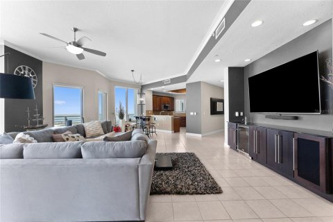 Condo in Tampa, Florida, 3 bedrooms  № 1805793 - photo 11