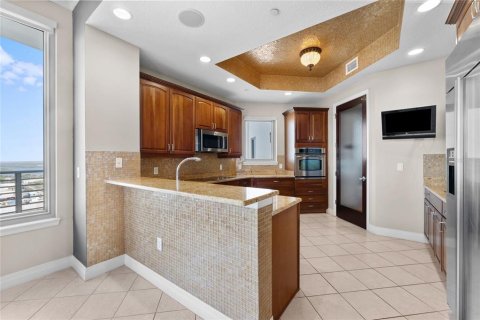 Condo in Tampa, Florida, 3 bedrooms  № 1805793 - photo 13