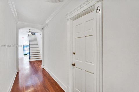 Villa ou maison à louer à Hollywood, Floride: 47.84 m2 № 1987335 - photo 6