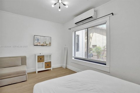 Villa ou maison à louer à Hollywood, Floride: 47.84 m2 № 1987335 - photo 15