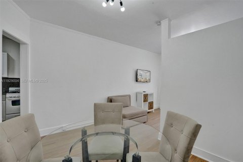 Villa ou maison à louer à Hollywood, Floride: 47.84 m2 № 1987335 - photo 7