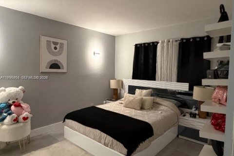 Condo in Miami, Florida, 2 bedrooms № 2076272 - photo 18