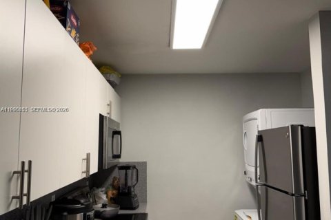 Condo in Miami, Florida, 2 bedrooms № 2076272 - photo 10