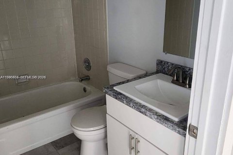 Condo in Miami, Florida, 2 bedrooms № 2076272 - photo 25
