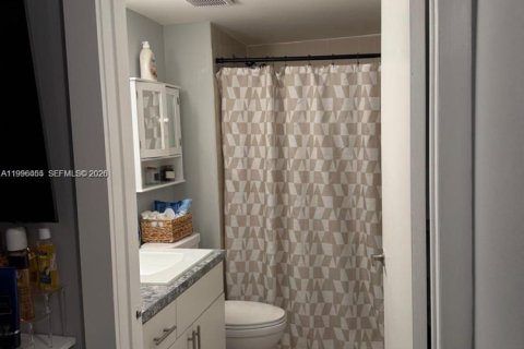 Condo in Miami, Florida, 2 bedrooms № 2076272 - photo 24