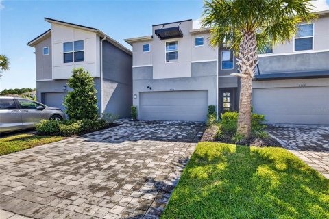 Townhouse in Lutz, Florida 3 bedrooms, 207.17 sq.m. № 2299944