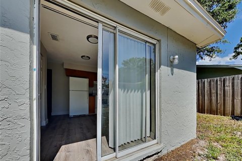 Apartment in Clearwater, Florida 3 bedrooms, 79.43 sq.m. № 1906726 - photo 12