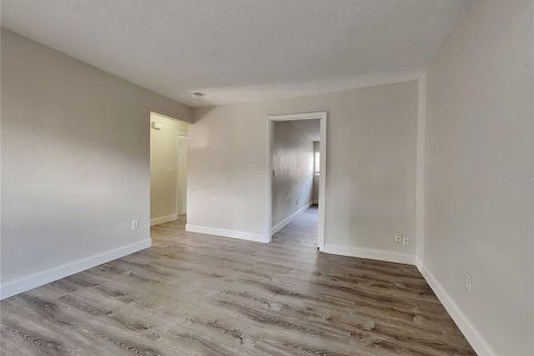 Apartment in Clearwater, Florida 3 bedrooms, 79.43 sq.m. № 1906726 - photo 2