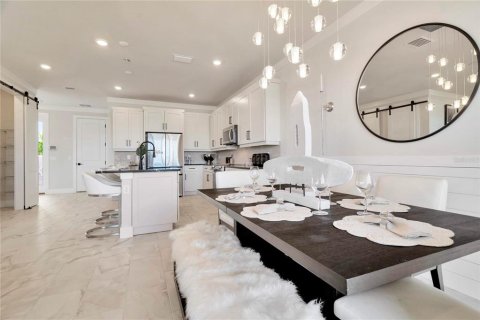 Townhouse in Wesley Chapel, Florida 3 bedrooms, 162.39 sq.m. № 2400264 - photo 12