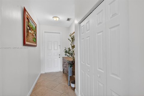 Adosado en venta en Lake Worth, Florida, 3 dormitorios, 155.89 m2 № 1985710 - foto 3