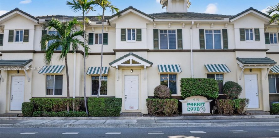 Adosado en Lake Worth, Florida 3 dormitorios, 155.89 m2 № 1985710