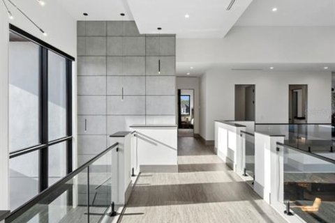 House in Orlando, Florida 5 bedrooms, 428.19 sq.m. № 2377506 - photo 27