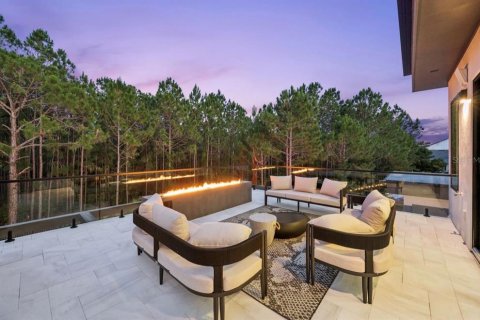House in Orlando, Florida 5 bedrooms, 428.19 sq.m. № 2377506 - photo 29
