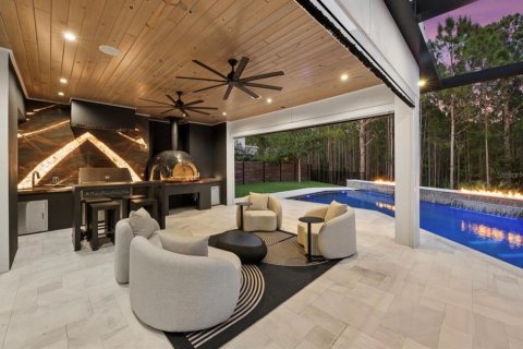 House in Orlando, Florida 5 bedrooms, 428.19 sq.m. № 2377506 - photo 17