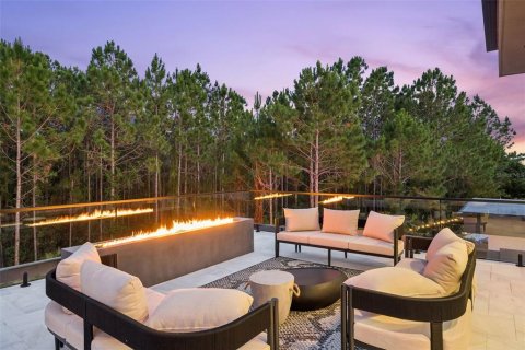 House in Orlando, Florida 5 bedrooms, 428.19 sq.m. № 2377506 - photo 30