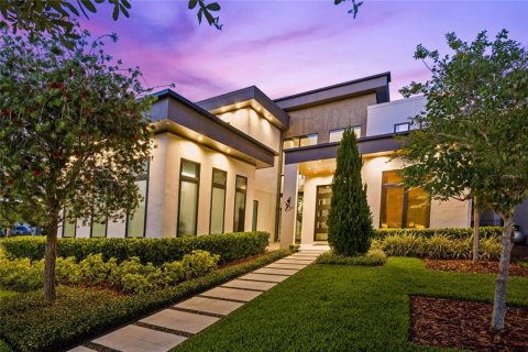 House in Orlando, Florida 5 bedrooms, 428.19 sq.m. № 2377506 - photo 4