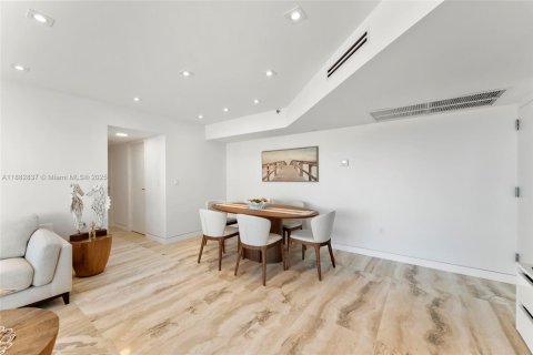 Condominio en alquiler en Miami Beach, Florida, 2 dormitorios, 90.12 m2 № 1978152 - foto 15