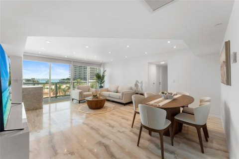 Condominio en alquiler en Miami Beach, Florida, 2 dormitorios, 90.12 m2 № 1978152 - foto 10