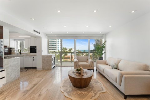 Condominio en alquiler en Miami Beach, Florida, 2 dormitorios, 90.12 m2 № 1978152 - foto 16