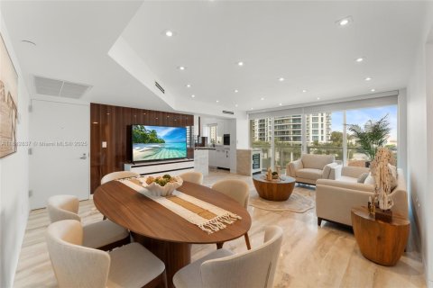 Condominio en alquiler en Miami Beach, Florida, 2 dormitorios, 90.12 m2 № 1978152 - foto 12