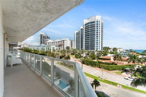 Condominio en alquiler en Miami Beach, Florida, 2 dormitorios, 90.12 m2 № 1978152 - foto 9
