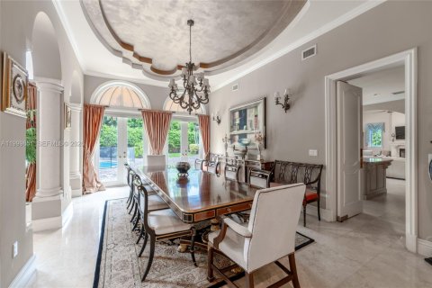 House in Pinecrest, Florida 7 bedrooms, 654.12 sq.m. № 2067200 - photo 13