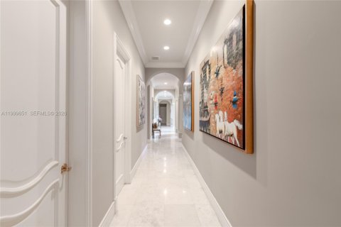 House in Pinecrest, Florida 7 bedrooms, 654.12 sq.m. № 2067200 - photo 27