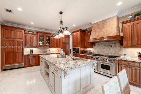 House in Pinecrest, Florida 7 bedrooms, 654.12 sq.m. № 2067200 - photo 18