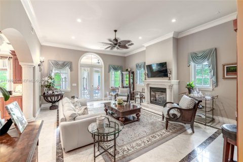 House in Pinecrest, Florida 7 bedrooms, 654.12 sq.m. № 2067200 - photo 25