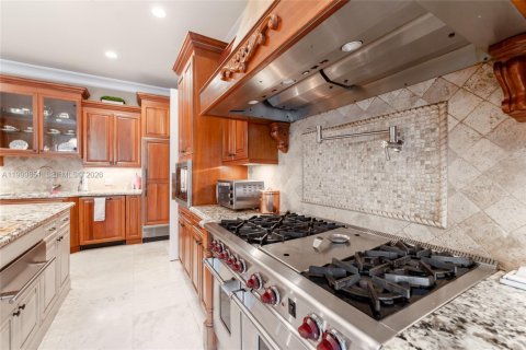 House in Pinecrest, Florida 7 bedrooms, 654.12 sq.m. № 2067200 - photo 17