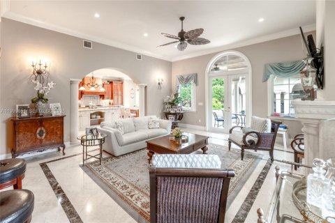 House in Pinecrest, Florida 7 bedrooms, 654.12 sq.m. № 2067200 - photo 23