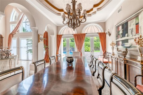 House in Pinecrest, Florida 7 bedrooms, 654.12 sq.m. № 2067200 - photo 12