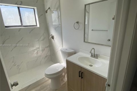 Снять в аренду кондоминиум в Тамарак, Флорида 2 спальни, 82.68м2, № 2070391 - фото 5
