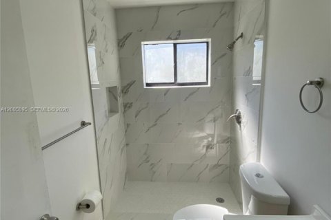 Снять в аренду кондоминиум в Тамарак, Флорида 2 спальни, 82.68м2, № 2070391 - фото 6