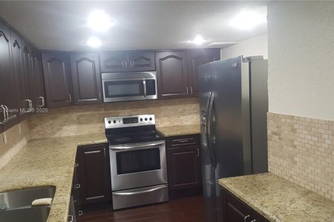 Condominio en alquiler en North Miami Beach, Florida, 2 dormitorios, 126.53 m2 № 1875511 - foto 5