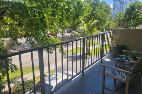 Condominio en alquiler en North Miami Beach, Florida, 2 dormitorios, 126.53 m2 № 1875511 - foto 4