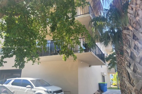Condominio en alquiler en North Miami Beach, Florida, 2 dormitorios, 126.53 m2 № 1875511 - foto 12