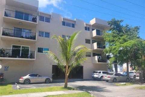 Condominio en alquiler en North Miami Beach, Florida, 2 dormitorios, 126.53 m2 № 1875511 - foto 13