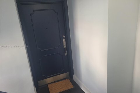 Condominio en alquiler en North Miami Beach, Florida, 2 dormitorios, 126.53 m2 № 1875511 - foto 11